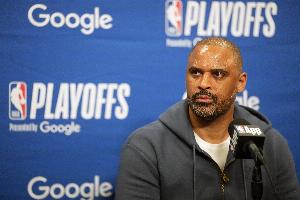 路威：针对雷迪克的调整乌度卡未做出应对 没能限制湖人任何战术