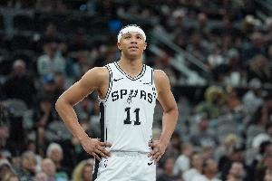 米奇：若文班缺席G3 我们需要考虑卡布作为替补内线的可能性