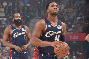 解说：骑士双核球星成色比猛龙强太多 后者想赢系列赛三分必须炸