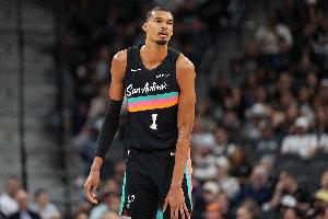 文班打服一切？ESPN明日胜率预测：马刺高达82.3% 开拓者17.7%