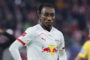 要价超1亿！每体：巴萨已退出迪奥曼德争夺，将优先签左中卫+中锋