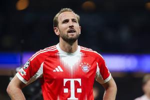 德媒：格纳布里受伤后，拜仁10号位可选穆西亚拉、凯恩或格雷罗