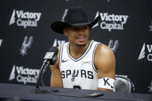 给文班剃头的马刺DJ，成为NBA最佳第六人