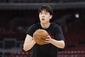 媒体人：杨瀚森下赛季需要争取到一个稳定轮换 未来才能留在这里